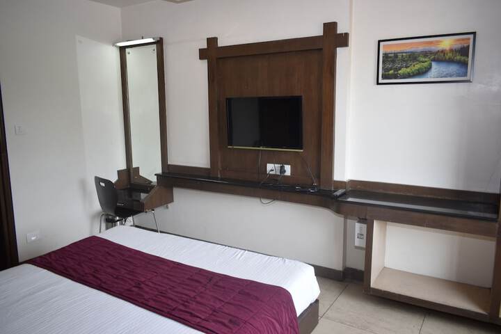 Room 15 of 50