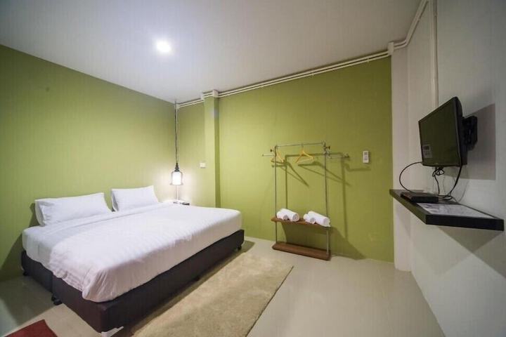 Room 16 of 34
