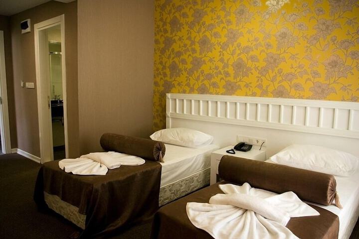 Room 8 of 21