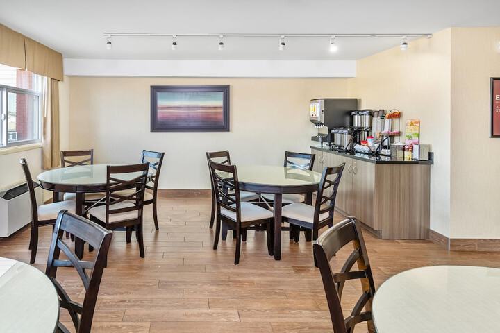 Breakfast/Coffee Service 52 of 66