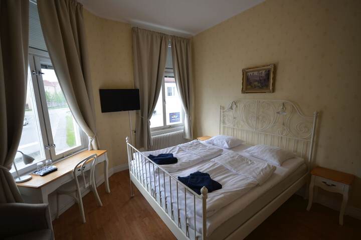 Room 32 of 57
