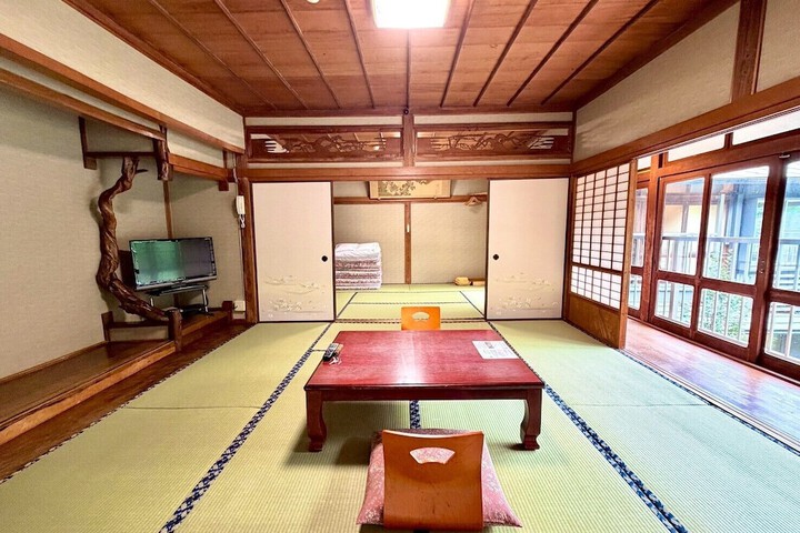 Room 25 of 53