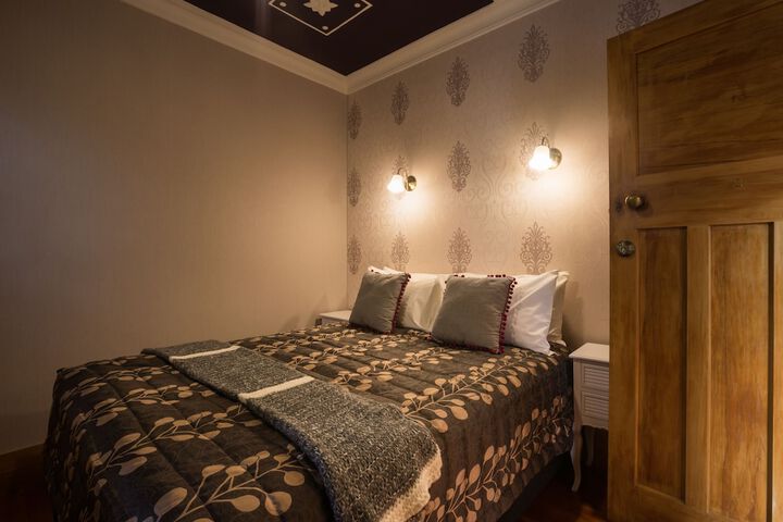 Room 8 of 31