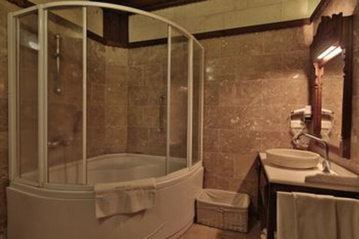 Room 15 of 127