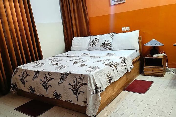 Room 4 of 36