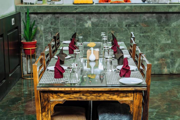 Dining 43 of 58