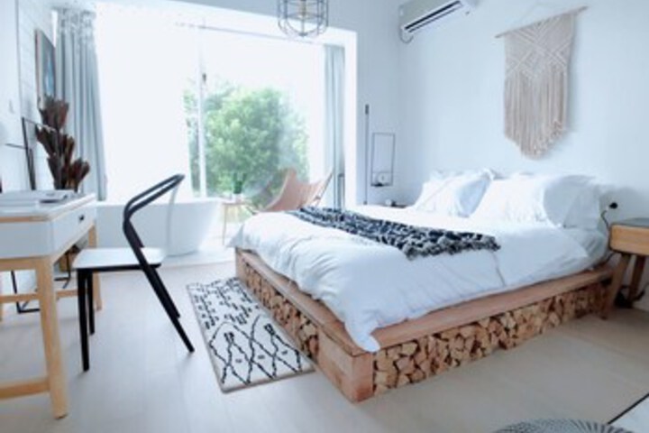 Room 52 of 62