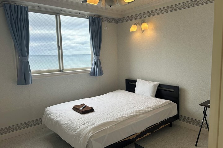 Room 15 of 82