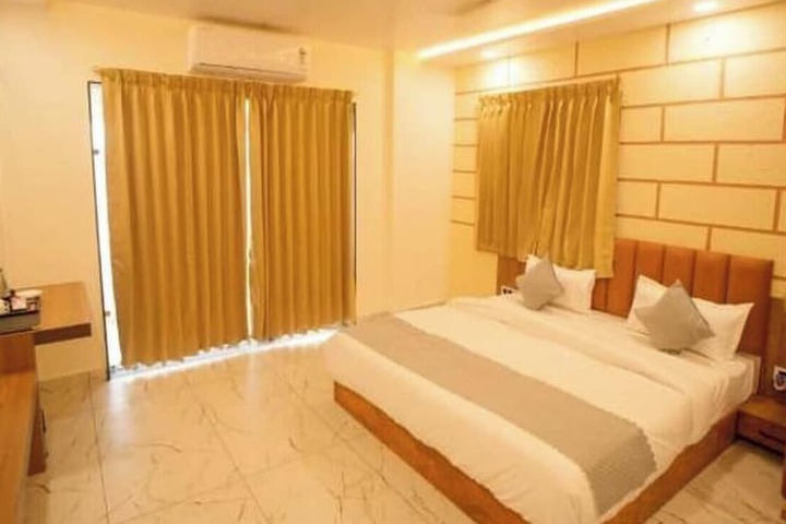 Room 2 of 15
