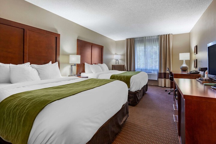 2 Double Beds Accessible (6 of 6)