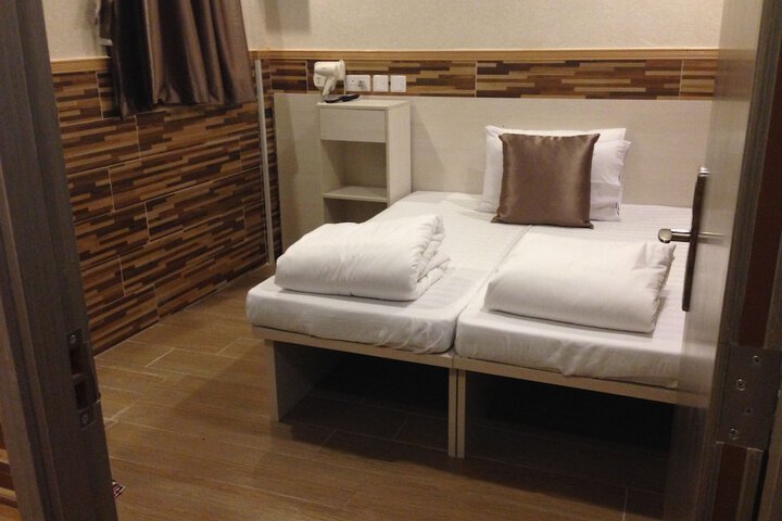 Room 8 of 49