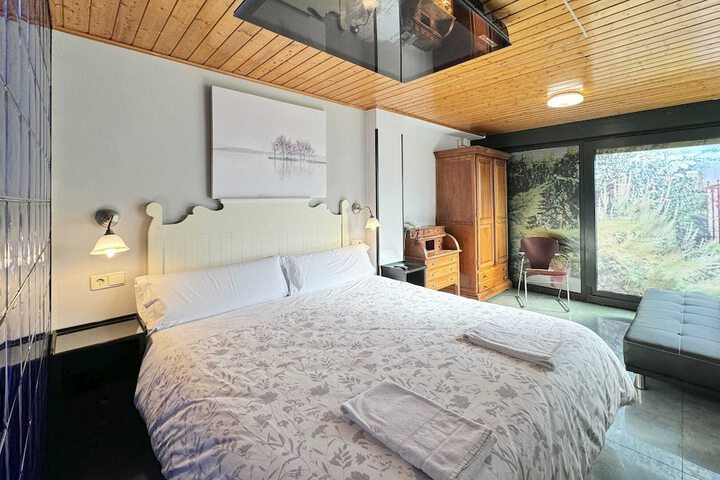 Room 15 of 37