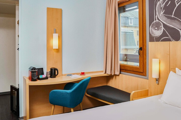 Room 7 of 110