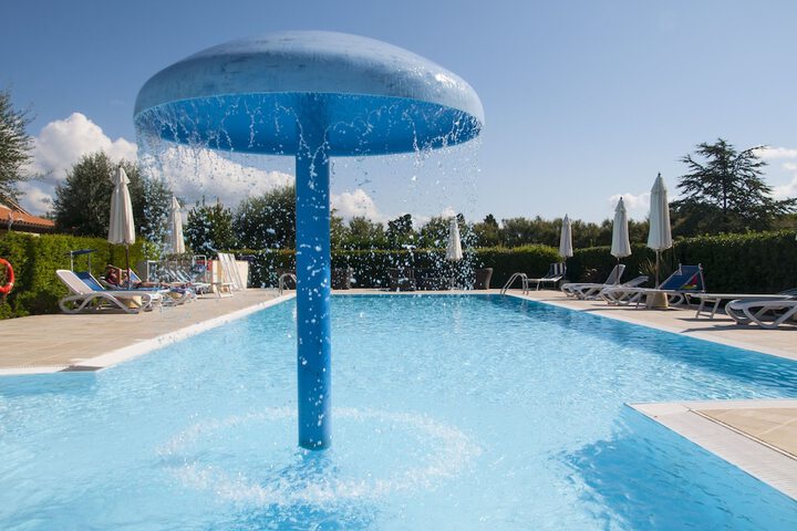 Pool 24 of 39