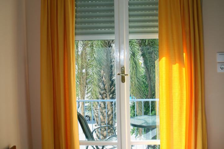 Room 5 of 35