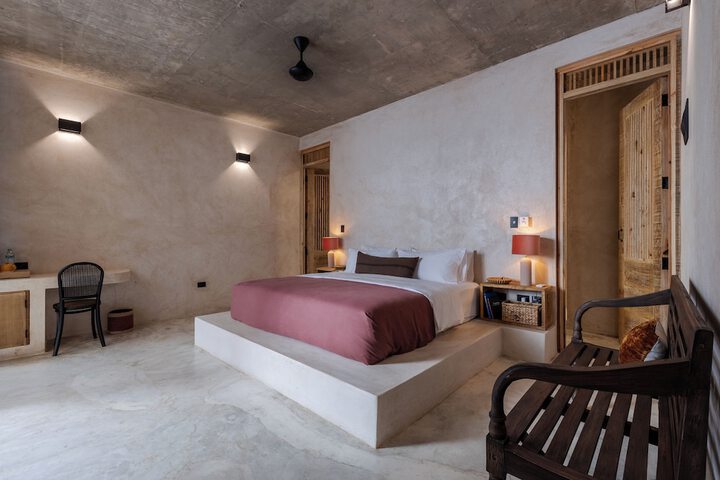 Room 44 of 99