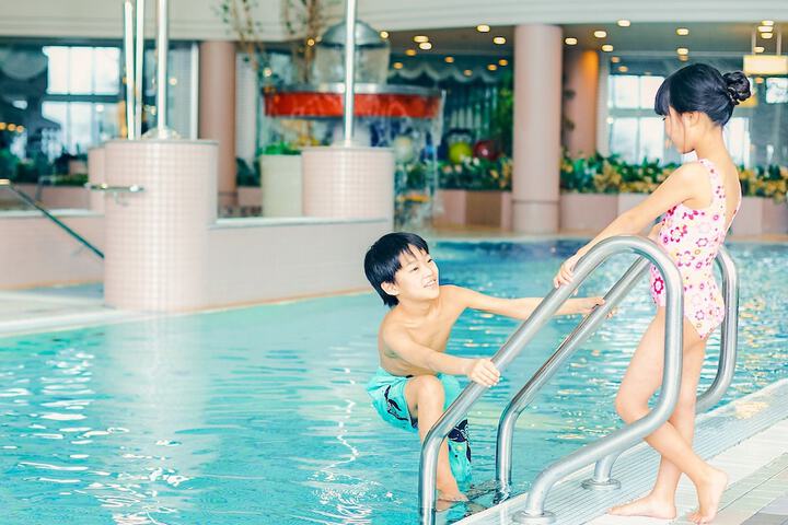 Hotel with Pool