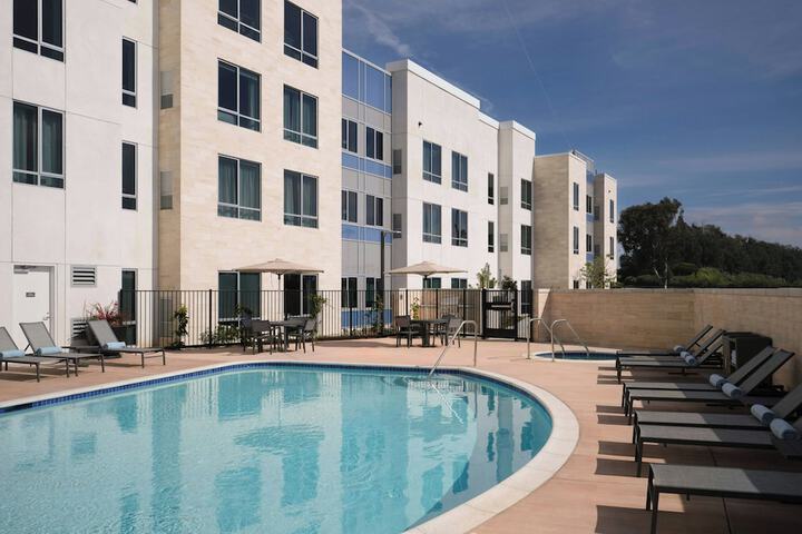 Swimming pool at Residence Inn by Marriott Ventura Beach