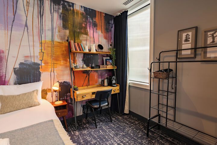 Room 47 of 144