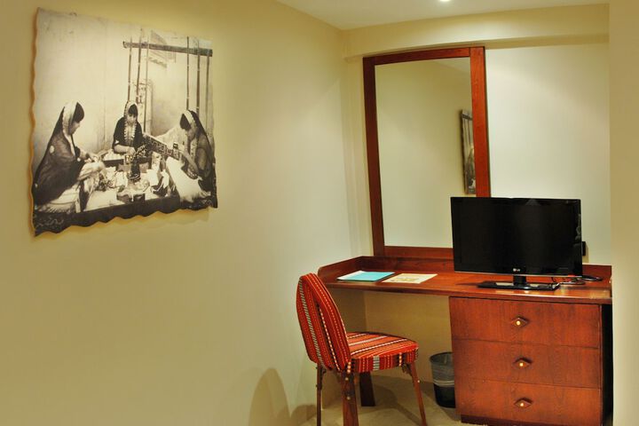 Room 49 of 84