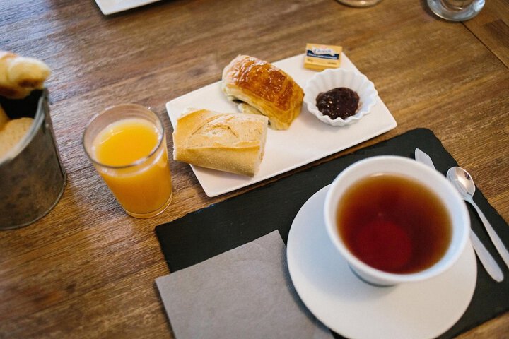 Breakfast/Coffee Service 25 of 32