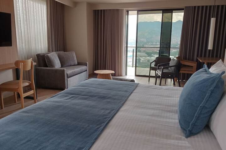 Room 4 of 123