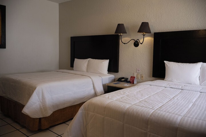 Room 8 of 40