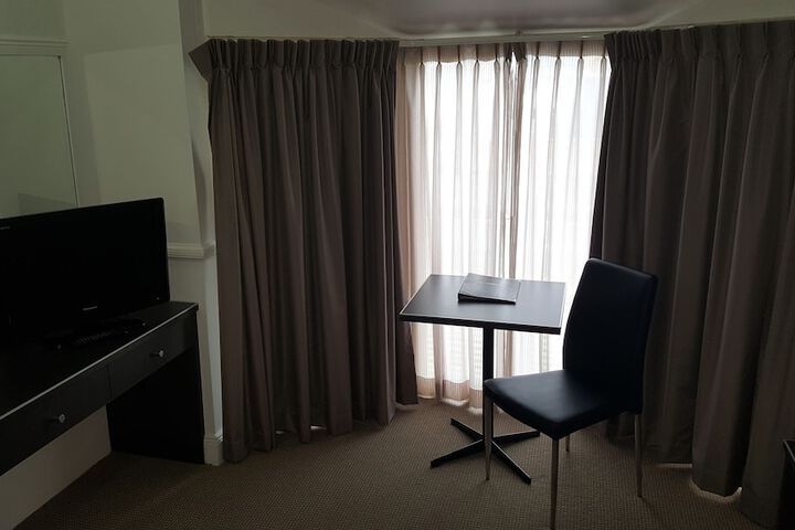 Room 4 of 38