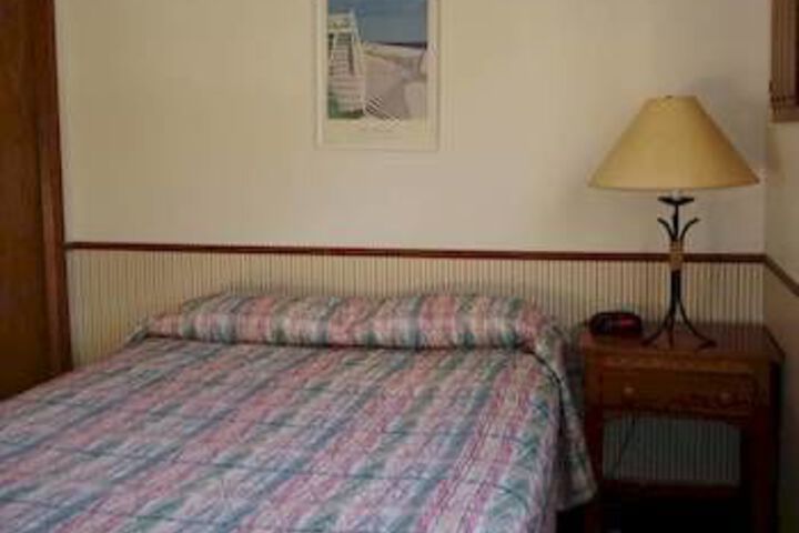 Room 8 of 20