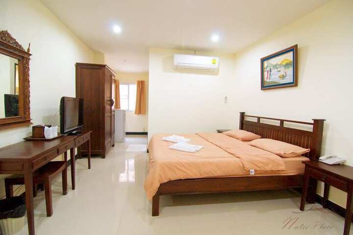 Room 13 of 24