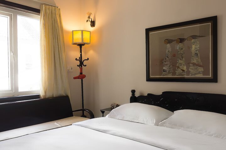 Room 27 of 48