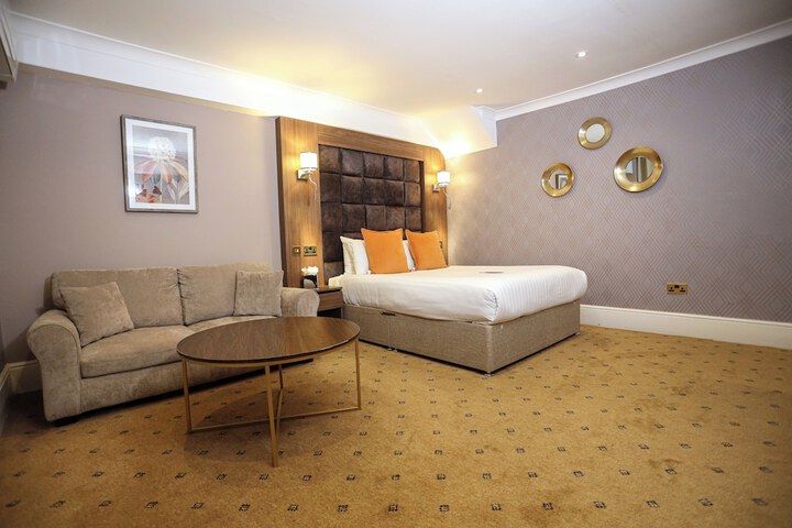 Room 33 of 51