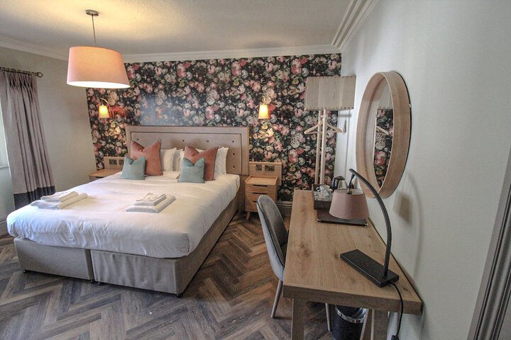 Room 32 of 136