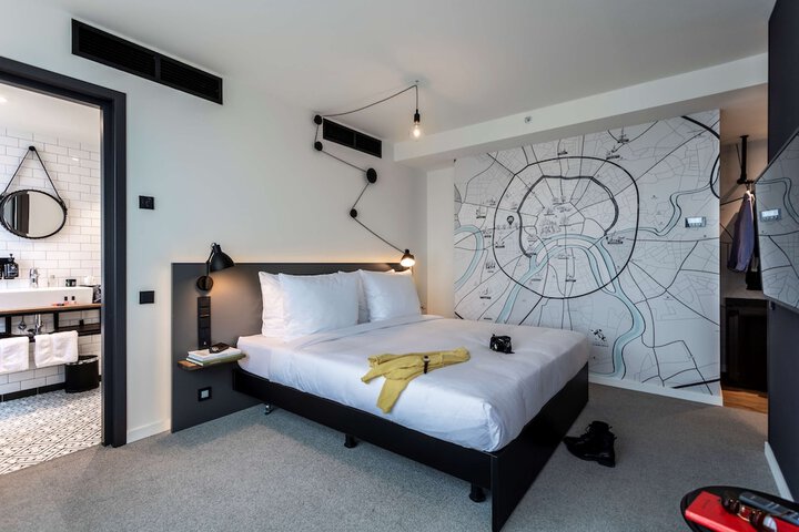 Room 18 of 63