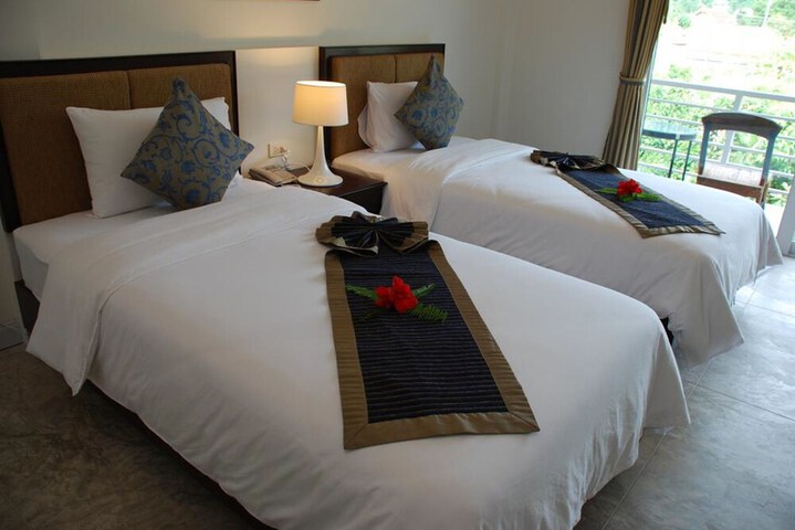 Room 6 of 43