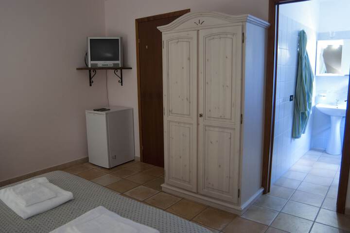 Room 10 of 64