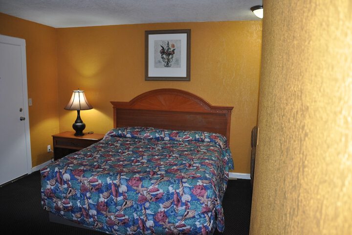 1 King Bed (2 of 2)