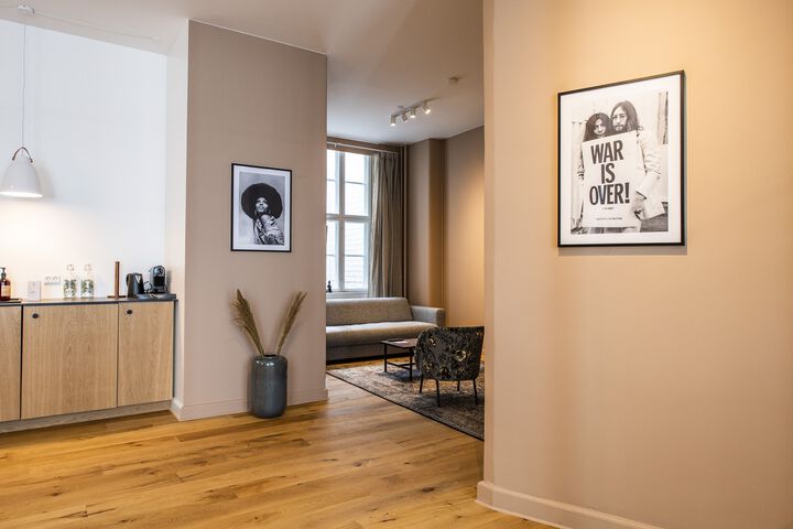 Room 27 of 47