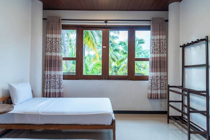 Room 8 of 38