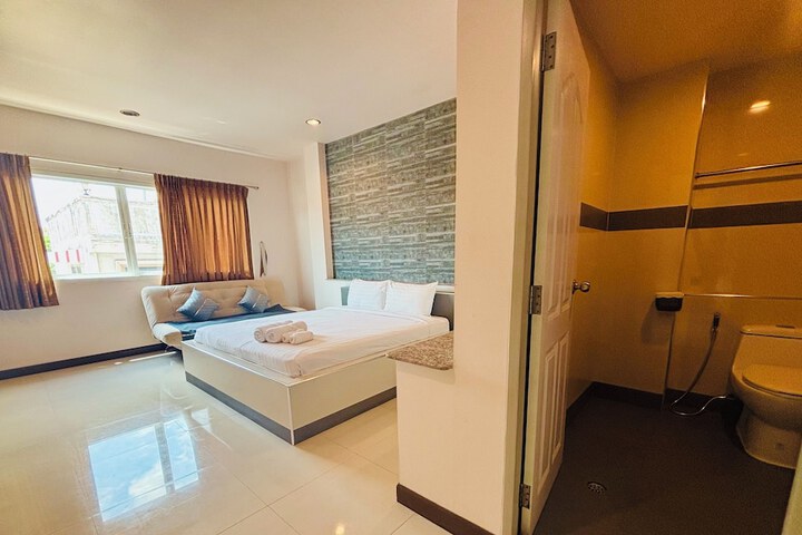 Room 44 of 68