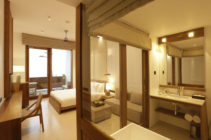 Room 4 of 81