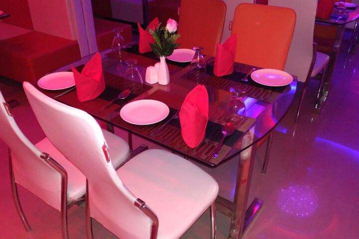 Dining 44 of 50