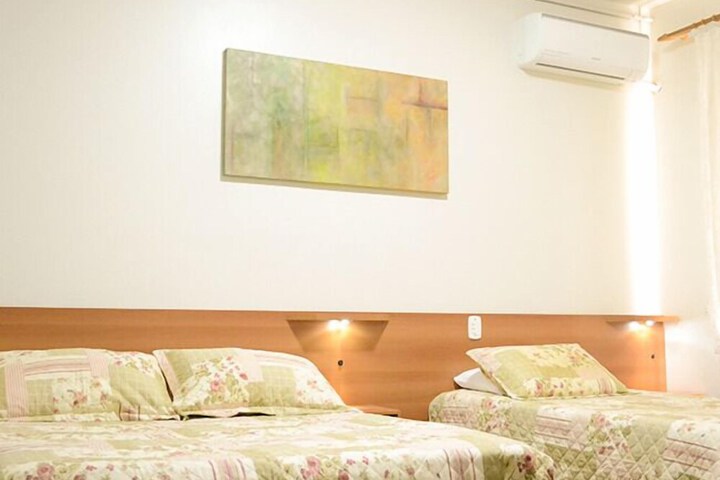 Room 6 of 25