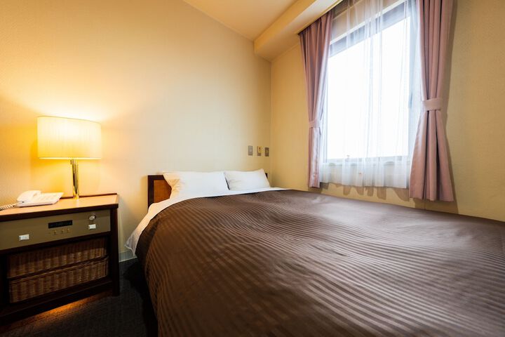 Room 7 of 27