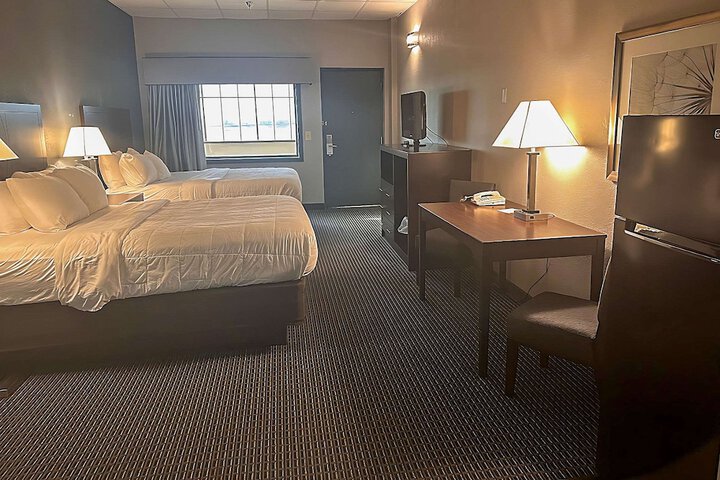 2 Queen Beds Efficiency (2 of 2)