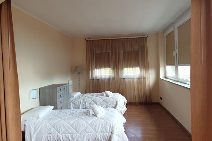 Room 25 of 40