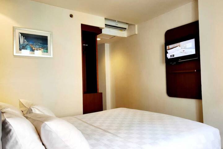 Room 9 of 43