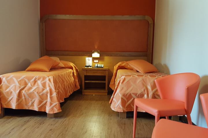 Room 12 of 63