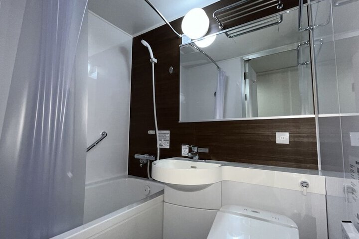 Room 3 of 6