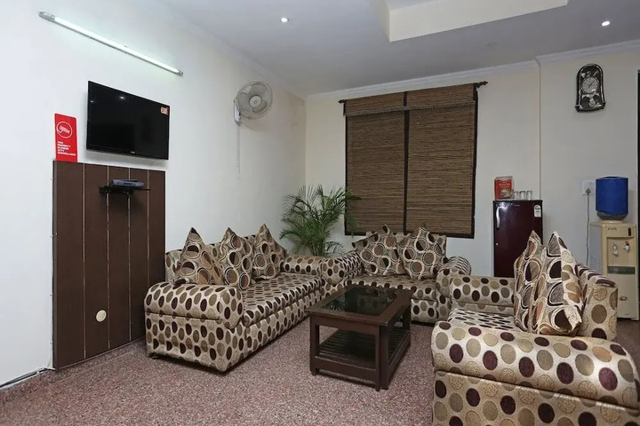 Room 12 of 13